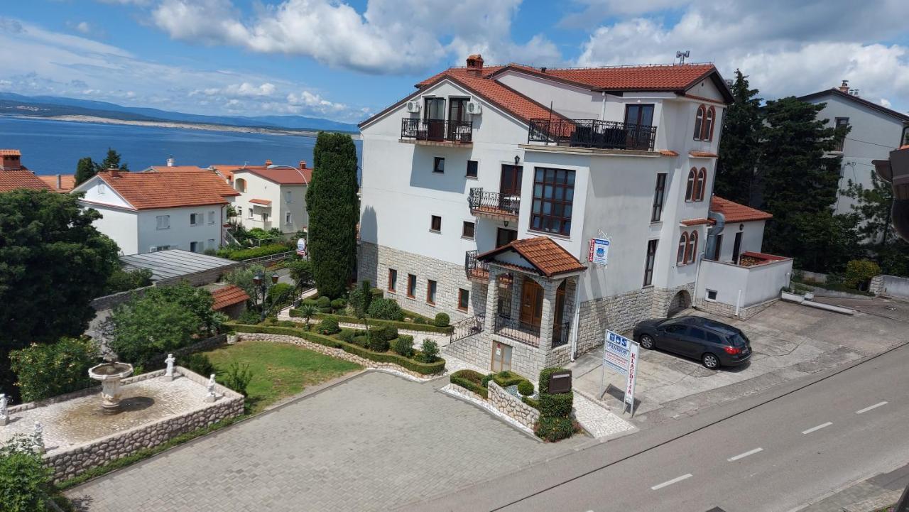 Pansion Klaudija Panzió Crikvenica Kültér fotó